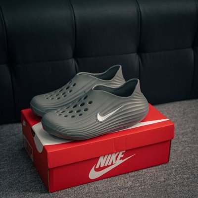 核心私 Nike Reactx Rejuven8 耐克夏日穿搭凉鞋 #采用质感柔软且出众回弹的 Reactx泡绵，缔造非凡舒适的日常穿着体验，助你保持活力。 货
