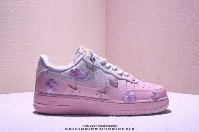 300 公司级Nike Court Vision Lo 低帮百搭 透气休闲运动板鞋 兼顾舒适脚感和出众风范 演绎匠心之作 结构性的支撑贴合感结合复古篮球设计 货