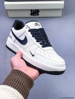 原楦数据纸版，采用硬质优质皮革鞋面材质，内置全掌Air Sole气垫。耐克 Nike Air Force 1 Low 空军一号低帮百搭休闲运动板鞋 021810