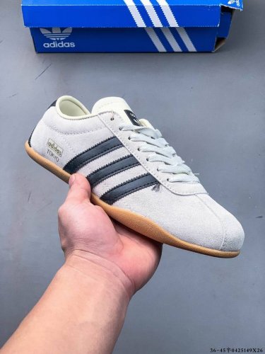 集图 公司级！Adida阿迪达斯Tokyo pack舒适百搭经典休闲运动鞋 此次为Tokyo系列带来三双全新配色，清爽蓝色绒面搭载白色皮革三条纹，增添了复古干净