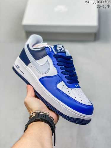 真标带半码耐克Nike AIR FORCE 7 空军一号低帮百搭休闲运动板鞋。柔软、弹性十足的缓震性能和出色的中底设计，横跨复古与现代的外型结合，造就出风靡全球