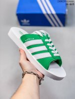 adidas阿迪达斯三叶草夏季女鞋gazelle Beach运动鞋拖鞋 三叶草整新活儿！拖鞋版 Gazelle 来了！此次并没有采用之前传统的发泡式拖鞋，而是将