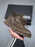 Ecco 爱步 经典和现代工艺品质融合 精选小牛皮面料 百搭休闲老爹鞋 舒适性相当不错 版型楦型非常到位上脚 专柜热销款 独有鞋型设计 特有logo车边 特别有
