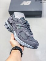 公司级真标带半码！ 新百伦nb2002 Balance 2002系列ml2002R ，那个老朋友回来了，十年前的经典设计，现在再次复刻于2010年推出，10年后