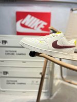 Nike Court Vision Lo 低帮百搭 透气休闲运动板鞋 兼顾舒适脚感和出众风范 演绎匠心之作 结构性的支撑贴合感结合复古篮球设计 货号:Cd543