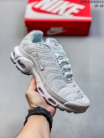 真标Nike Air Max Plus 耐克 轻便缓震 耐磨大气垫系列 跑鞋 全新的鞋面材质搭配Tpu波浪纹理与内靴设计 打造如袜子般的贴合支撑体验 带来更加舒