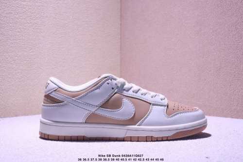 耐克Nike Sb Dunk Low Sb限定扣篮系列复古低帮休闲运动滑板板鞋。采用脚感柔软舒适Zoomair气垫，有效吸 收滑板等极限运动在落地时带来的冲击力
