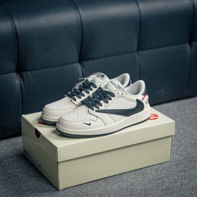 核心私 Air Jordan 1 乔丹篮球鞋男女运动鞋潮流板鞋 货号：Diy1688 004 尺码：36 37 37.5 38 38.5 39 40 40.5