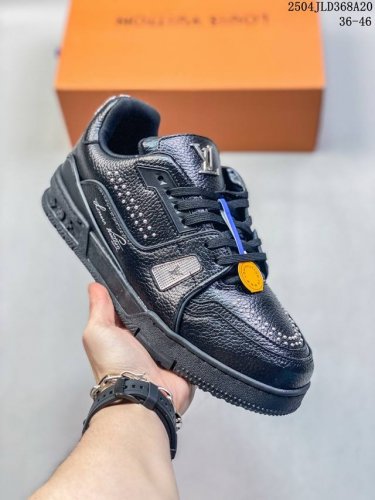 驴家Lv Trainer 原版完美楦型 佛山里水大厂出产 品控胜过市面百分之98同价位版本 Tpu大底材料。独家底磨 开发费5W+ 质感媲美原版 密集度超高 区