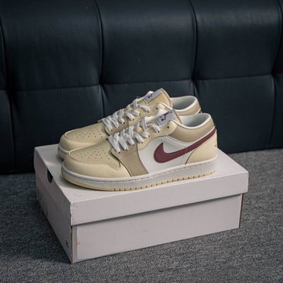 核心私 Air Jordan 1 乔丹篮球鞋男女运动鞋潮流板鞋 货号：Hv6530 100 尺码：36 37 37.5 38 38.5 39 40 40.5 4