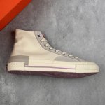 本地 核心私 Converse匡威 奶粉 高帮休闲运动帆布鞋 Converse匡威 新款结构 S经典Logo外层水晶透明塑质Logo，鞋底内衬颜色对应Logo颜