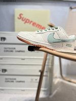 supreme X Nike Sb Dunk Low 大厂出品 极力推荐 新配色 原装头层材料 独家版型蒸餾加工 帶來的是更好的视觉和脚感体验 大厂纯原品质出货