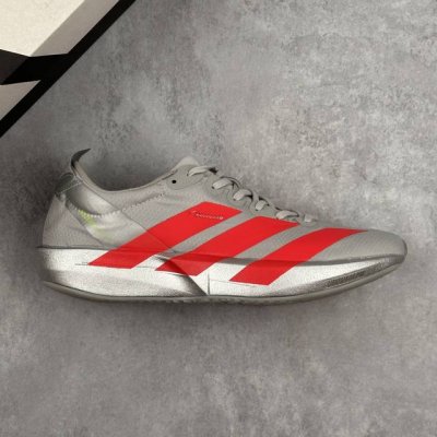 本地 核心私 阿迪达斯 Adidas Adizero Adios 9 M 阿迪超轻透气缓震跑鞋 整体外观造型与Adizero Adios pro Evo 1非常