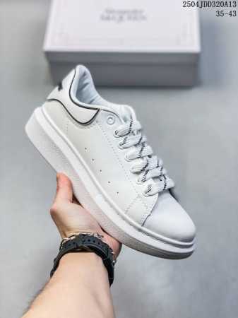 Alexandermcqueen 亚历山大 麦昆Mcq 运动小白鞋 厚底增高闪尾光滑牛皮平底鞋休闲鞋 时尚男女板鞋潮运动鞋 ，火爆到大街小巷无人不知，无人不晓的 - 点击图像关闭