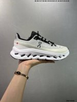 公司级新一代跑练结合多功能训练鞋Cloud X3，延续轻量脚感且灵活反馈的同时，提高贴合度和透气性;沿袭On的专业跑鞋科技，升级贴合度，搭载星形系带系统，三层网