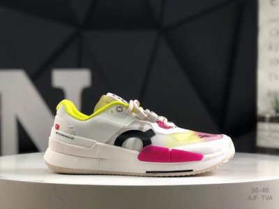The Roger Rro2 昂跑 新兴品牌轻便低帮跑步鞋 首发实拍 鞋款以网球为灵感的运动休闲鞋，大胆的复古外观与革新科技融合，助力运动生活的活力探索，让你尽