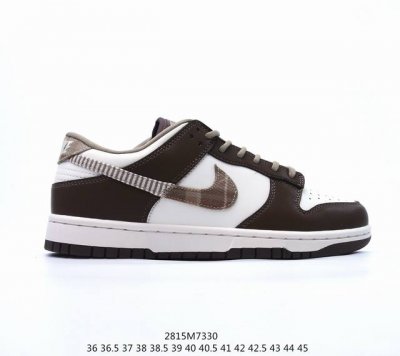 真标耐克nike Sb Dunk Low扣篮系列低帮休闲运动滑板板鞋采用软质牛剖皮鞋面材质#正确后跟反口里弧度#原厂中底布正确印刷#鞋垫嵌入缓震乳胶+Sole真