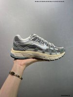 公司级耐克Nike p-6000 女子跑鞋内外侧都用了红色的钩子 采用透气材料 搭配匠心覆面 再现千禧年代的跑鞋风格 塑就大气外观 鞋款秉承 Nike pega