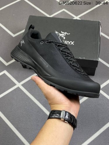 始祖鸟 Arc'Teryx Konseal Fl系列 未来之壳系列低帮轻量化透气越野徒步户外运动跑鞋“ 又到了登山的季节！对于爱好户外运动的人来说，一双好的登山