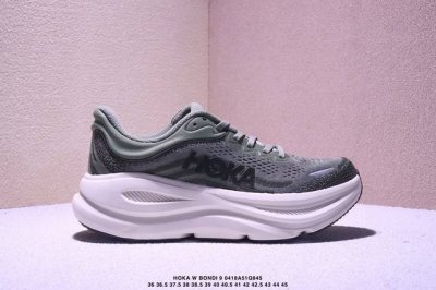 公司级小红书推荐Hoka W Bondi 9全新配色 这个品牌来自于新西兰的毛利语，Hoka表示大地，One One表示飞越，连起来就是飞越地平线，One On