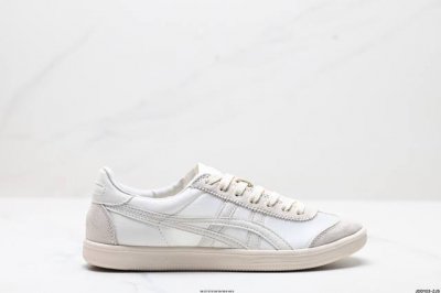 公司级亚瑟士 Onitsuka Tiger Tokuten 复古低帮休闲跑鞋 实拍首发 Tokuten的灵感来源于80年代的室内用鞋 T-Toe前足补强设计 室