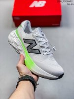 公司级新百伦New Balance W880系列复古老爹风休闲运动慢跑鞋 880系列是New Balance的次顶级缓震跑鞋，脚感软弹舒适，缓震性和稳定性都不错