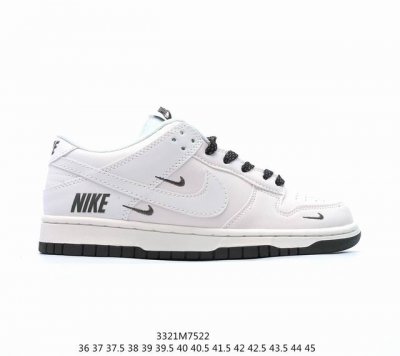 Nike Dunk Sb Low 定制配色 Dunk Sb顾名思义，具有经典的dunk血缘，又注入了更多的时尚元素。相较于普通的dunk滑板鞋，改良版的dunk