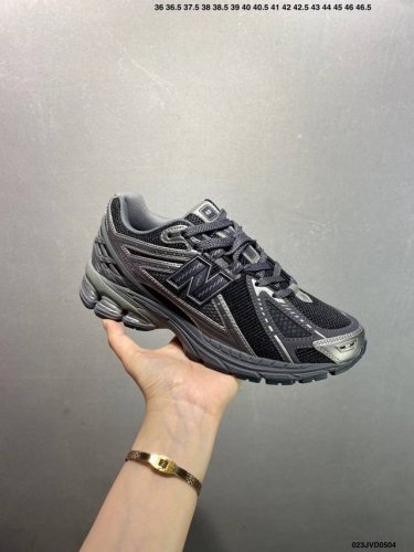 公司级New Balance M1906系列复古单品宝藏老爹鞋款 公司级版本复古元素叠加 质感超级棒 楦版型材料细节做工精细 作为Nb最经典的档案鞋型之一 与