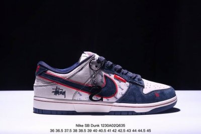 海外爆款限量发售！公司级 Nike Sb Dunk Low“斯图西联名 弹幕藏蓝勾” 周年高端定制 低帮休闲板鞋 定制鞋盒 大厂纯原品质出货 超高清洁度 皮料切