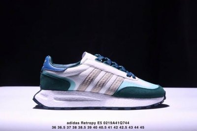 阿迪达斯Adidas Originals Retropy E5 爆米花速度轻盈复古系列百搭透气休闲运动慢跑鞋。全新Boost轻量缓震鞋底材质# 轻盈又不失动感