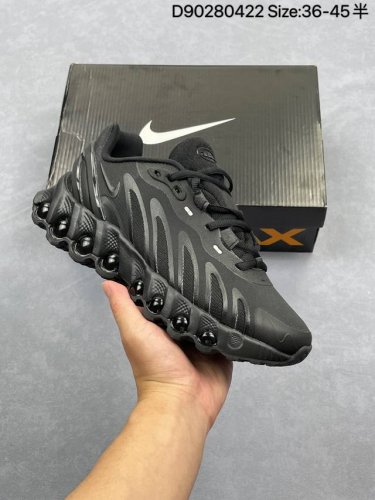 Nike Air Max Dn8 耐克全新气垫跑鞋 #全新鞋款在同侧采用了四个圆柱仓式的设计 不仅有防滑耐磨性功能 还搭配了周围一圈柔软的泡棉材质 提供全新的复