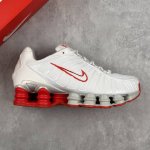 本地 核心私 Nike Shox Tl 全掌气柱缓震休闲运动跑步鞋 13柱令机械力学缓震性能跃升新层次。采用透气网眼鞋面和全掌型 Nike Shox 技术，革新