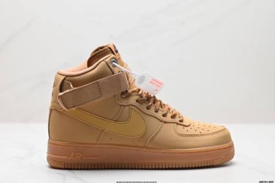 真标耐克nike Air Force 1 Mid 07 空军一号中帮百搭休闲运动板鞋。柔软、弹性十足的缓震性能和出色的中底设计，横跨复古与现代的外型结合，造就出