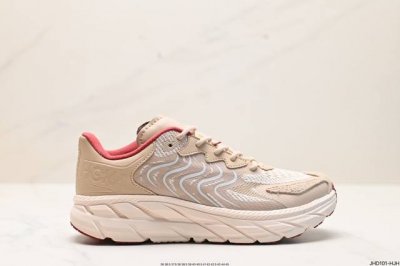 公司级小红书推荐hoka One One 全新配色 这个品牌来自于新西兰的毛利语，Hoka表示大地，One One表示飞越，连起来就是飞越地平线，One One
