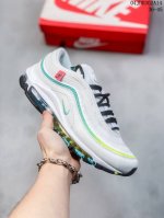 Nike Air Max 97 Fen耐克97子弹头气垫 小潘气垫 、细节、走线、简约搭配，巧妙的运用了 Air Max 97 的鞋面条纹设计。全掌大容量 Ni