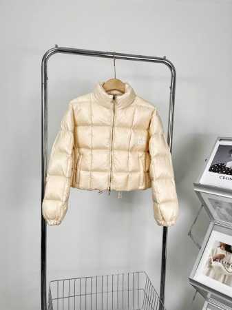 Miumiu短款羽绒服 Size：S-L - 点击图像关闭