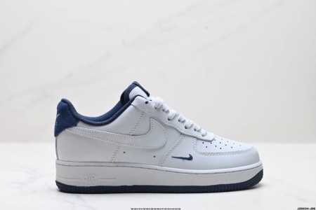 真标耐克nike Air Force 7空军一号低帮百搭休闲运动板鞋。柔软、弹性十足的缓震性能和出色的中底设计，横跨复古与现代的外型结合，造就出风靡全球三十多年 - 点击图像关闭