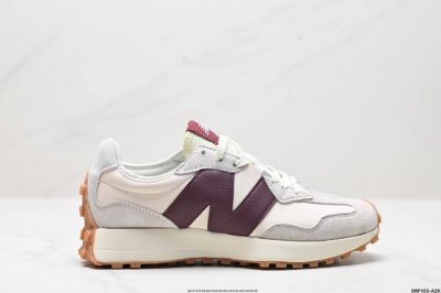 真标new Balance Ms327 复古休闲运动慢跑鞋 以更纯粹的复古风格设计打造的全新造型 侧身还以解构设计 将 N 字标志以做旧压花样式呈现 官方货号: