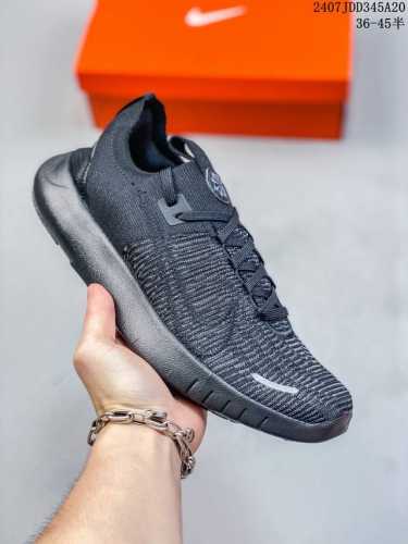 带半码 真标耐克 Nike Free Run 赤足5.0 可回收材料轻便透气运动跑步鞋 类似袜子的 Free Run 5.0由至少20%的可回收材料制成，旨在从