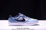 真标耐克Nike Sb Force 58低帮休闲板鞋 是一款将前沿创新带入街头的单品 它具有硫化杯底 具有出色的耐用性和灵活性 使用帆布和绒面革 在饰面上放置通