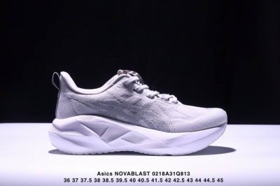 公司级Asics Novablast 5 Le轻量跑鞋 低帮轻量透气缓震休闲运动跑步鞋 Novablast 5 鞋款秉承 Asics 设计理念 尊重日本的“改善