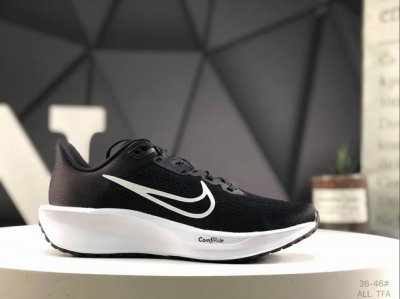 200 公司级带半码耐克 Nike Quest 6极速6代网面透气 时尚休闲跑步鞋 简约高科技设计采用多层材料，为双足带来凉爽感受和稳固体验时尚鞋面搭配中足包覆