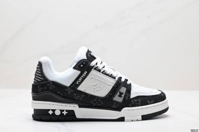 公司级路易威登 Louis Vuitton Lv路易威登板鞋 时尚运动鞋 潮厚底增高鞋 。舒适防滑底和百搭性霸屏整个时尚娱乐圈，细节调整完美主义！鞋面采用柔软皮