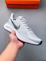 公司级！耐克Nike Air Zoom Structure 7X 网面透气跑鞋 原装组合大底 采用透气网眼鞋面搭配外翻式鞋口，为脚跟区域营造出色舒适度，而在鞋底