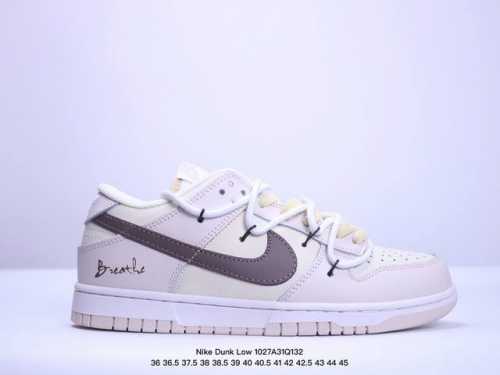 耐克 Nike Dunk Low 运动鞋复古解构绑带板鞋 作为 80 年代经典篮球鞋款，起初专为硬木球场打造，后来成为席卷街头的时尚标杆，现以经典细节和复古篮球