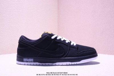 公司级耐克Nike Dunk Low 板鞋 Sb系列 经典百搭休闲运动板鞋加厚鞋舌的填充，使舒适性大大提升，同时也更方便穿脱中底部分则加入了脚感柔软舒适Zoom