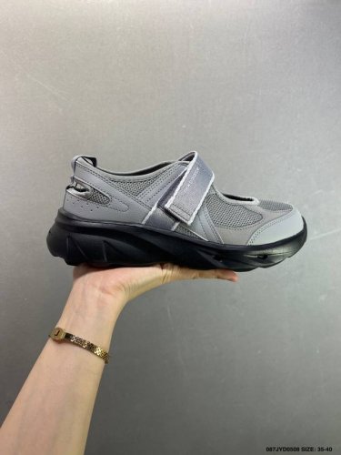 公司级New Balance Nb Breeze Sd 2 舒适百搭 玛丽珍防滑耐磨低帮生活休闲鞋 随着潮流风向的转变，玛丽珍鞋赛道成为各大球鞋品牌竞相角逐的热