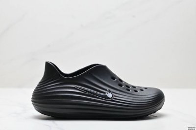 公司级Nike Reactx Rejuven8 耐克 简约舒适 洞洞鞋 由兼具轻便性和耐用性的Eva泡沫打造 拖鞋的外观十分吸引人 融合了舒适与时尚的元素 延续