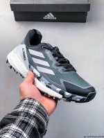 集图 adidas 阿迪达斯 Terrex Free Hiker 2 Low Gtx 男子户外缓震运动休闲鞋 0526119Y28