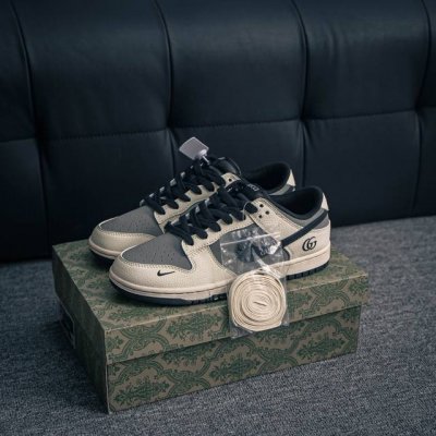 核心私 Nike Dunk 全套原楦原模倾力打造完美版型 独家原厂航空铝磨具打磨大底 鞋头坡度极致还原 无解鞋型 原盒原配 圈内天花板工艺 原厂冲刀 超高清洁度